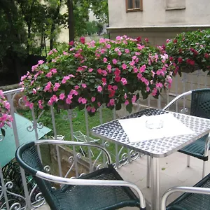 Ani-falstaff 3* Viena